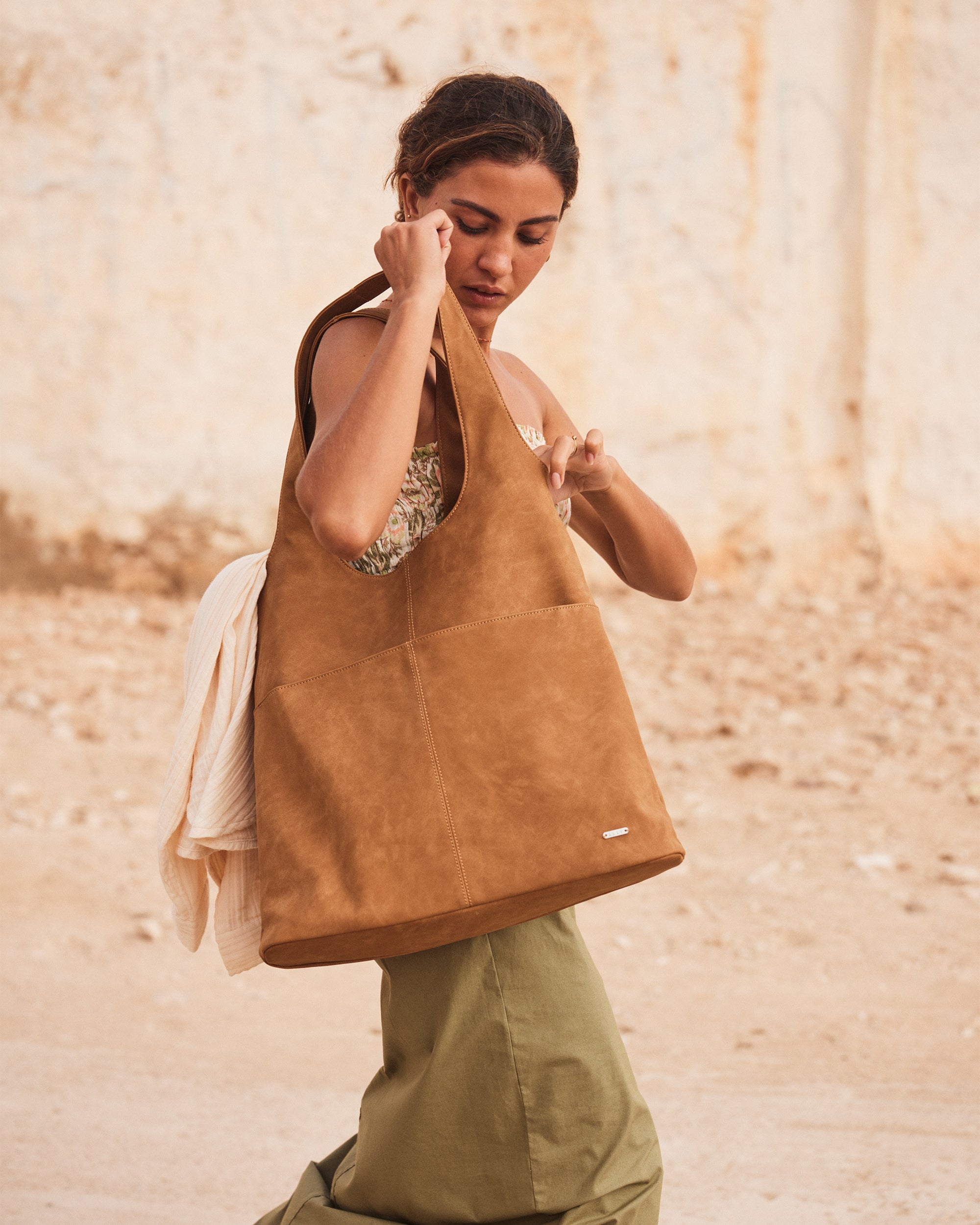 As You Can Tote Bag Camel Roxy