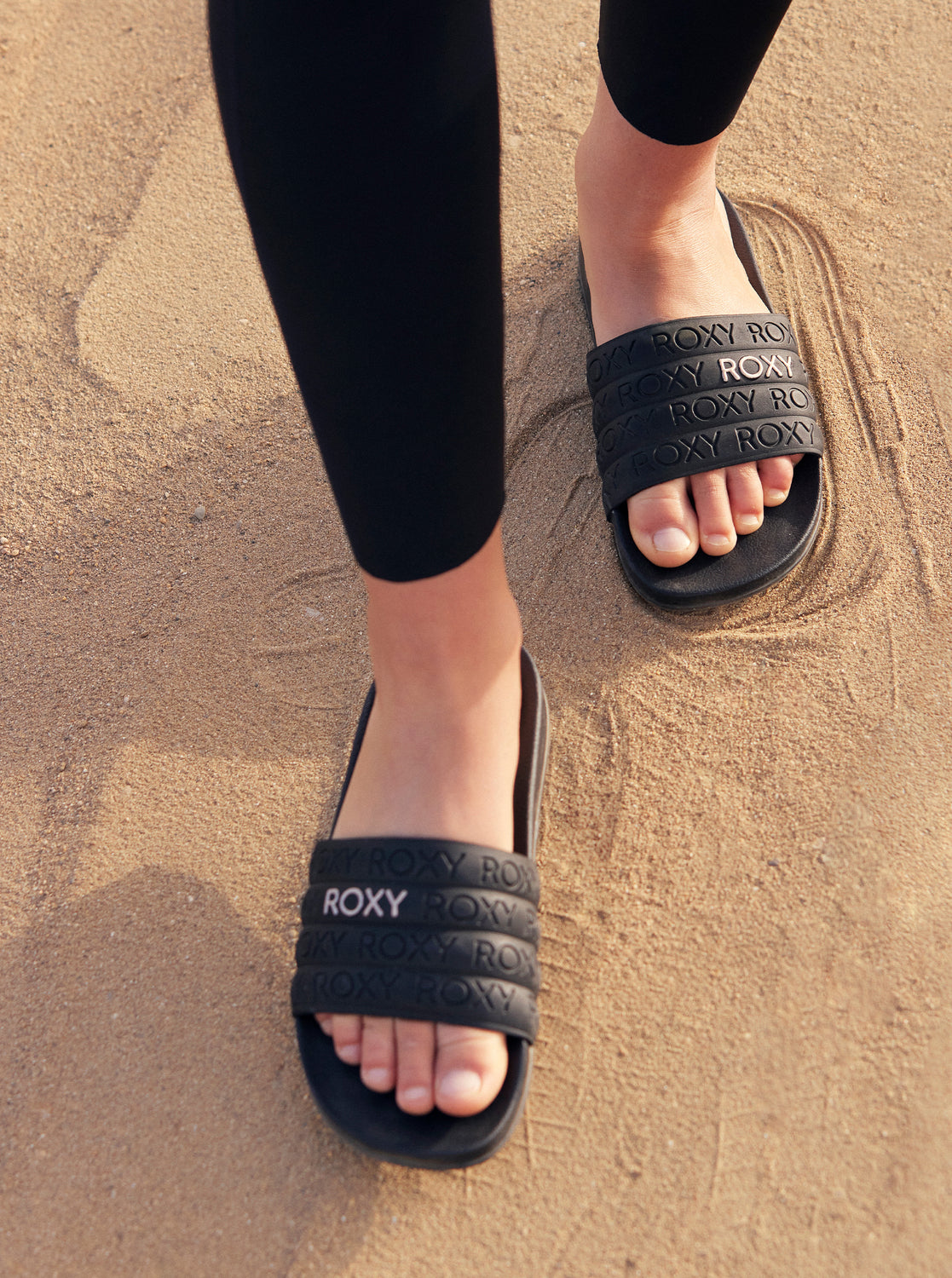 Roxy store black sandals